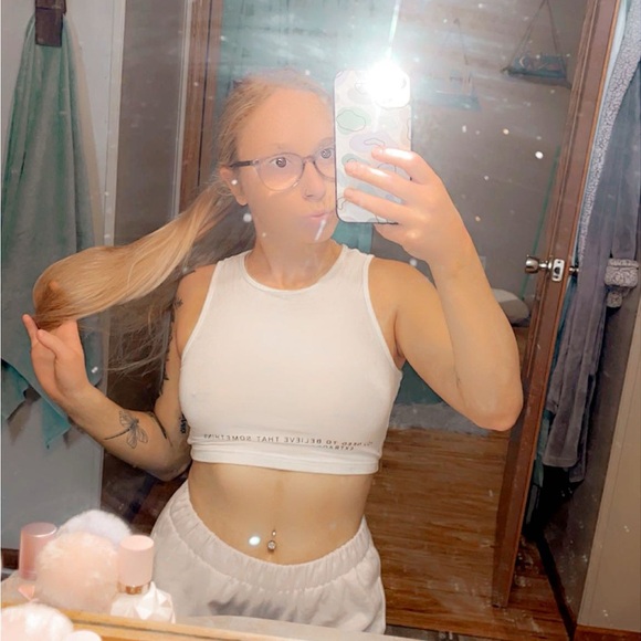 Meet your Posher, Kailey - Picture 9 of 16